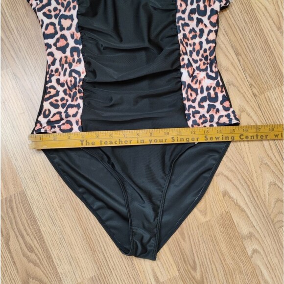 Leopard Print One Piece Swimsuit size Large Built-in Bra with removable Pads - Picture 16 of 16